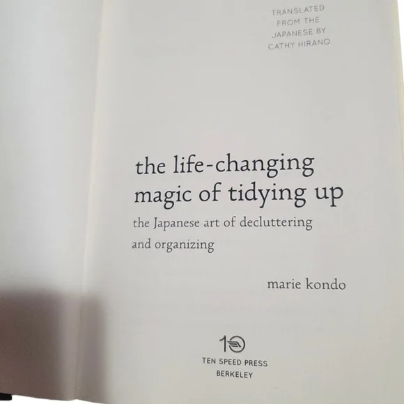 The Life - Changing  Magic of Tiding Up by Marie Kondo - Picture 4 of 9